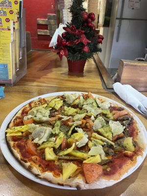 Vegan pizza 10/10  at Allo Pizza in Moorea