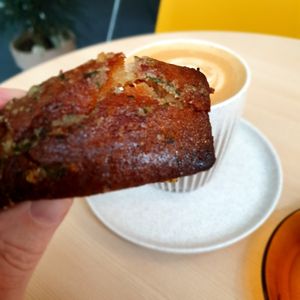 garlic mini pound..  was really good at Godny Cafe in Seoul