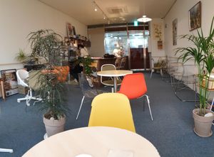 plenty of space at Godny Cafe in Seoul