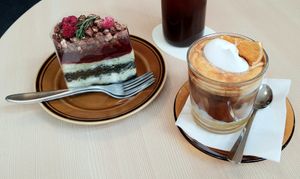 piece of cake and drinks at Godny Cafe in Seoul