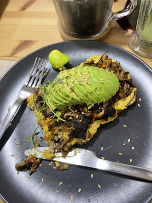 Mushroom hummus toast extra avo   at 100 Culpa in Porto