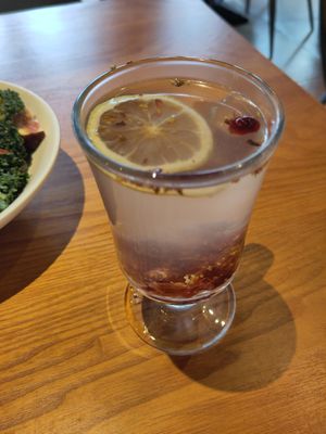 Cranberry tea at Chīsù De - Veggie Table in Beijing