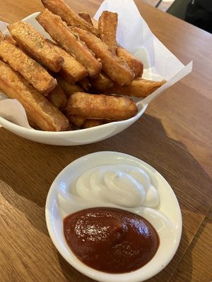 Sweet potato friess at Chīsù De - Veggie Table in Beijing