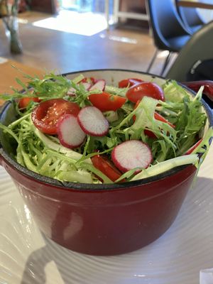Side salad -thought it was much larger than I thought it would be but it turned out they put it on top of the shepherds pie   at Chīsù De - Veggie Table in Beijing