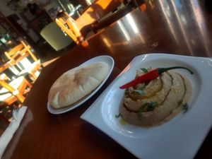 Small Hummus at Chīsù De - Veggie Table in Beijing