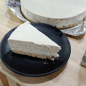 Eggnog cheesecake at Vivi's Veggie in Seoul