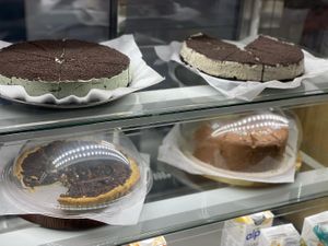 Cakes  at Vivi's Veggie in Seoul