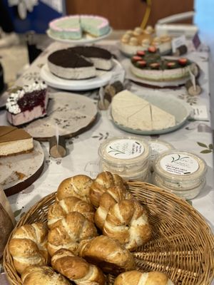 Pretzels with cream cheese & cakes at pop-up  at Vivi's Veggie in Seoul