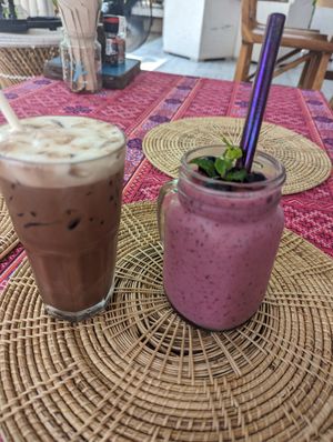 Berry smoothie and iced cocoa at Soul Phuket in Phuket