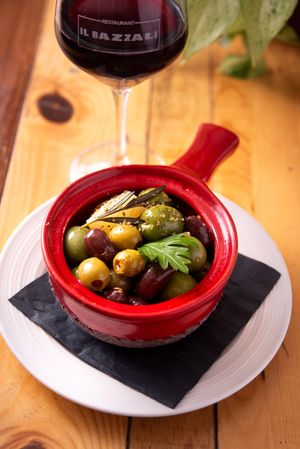 Olives marinées/Marinated olives at Il Bazzali in Montreal