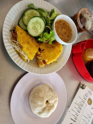 Crispy Pancake & Banh Bao #Veganuary at Ba Minh in Hue