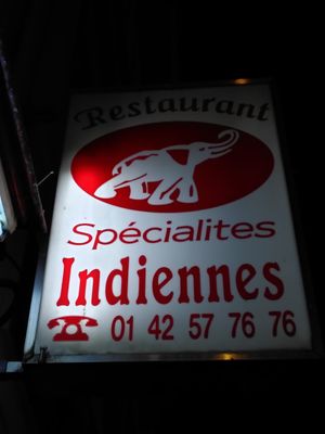 Sign outside (Dec 2021) at Shenaz in Paris