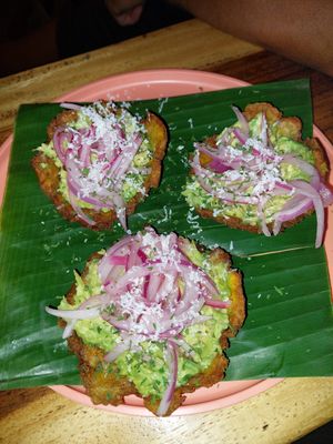 Patacones/ tostados at Jungle SV in El Tunco