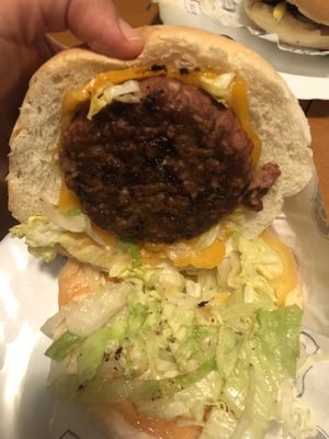 Panino con beyond burger at Thaddeus in Caserta