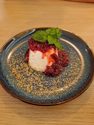 vegan panna cotta!! very nice at Fala Fala in Funchal