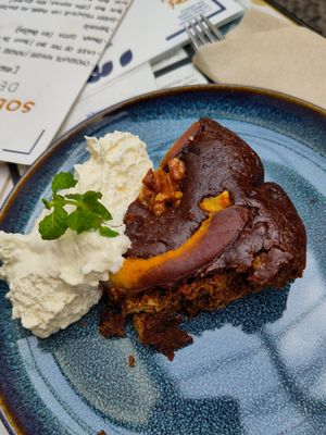 Melhor bolo de mel veganonque ja comi at Fala Fala in Funchal
