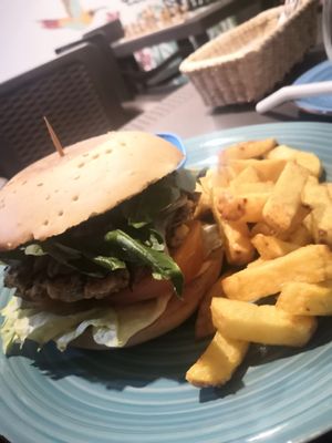 Chickpea burger at El Opuesto de Salento in Salento