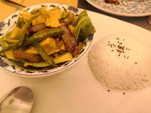  at El Arco Pinoy in Madrid