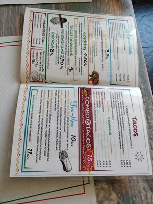 Gringos, gorditas y quesadillas se pueden veganizar. Variedad de tacos veganos y burritos veganos (sabores los mismos que los tacos) at Taquería Mexicana Besame in Aranjuez