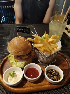 Hawaiian Burger at Plant-erian in Krabi