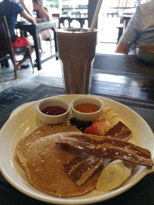 Pancakes with facon & chocolate protein smoothie  #Veganuary at Plant-erian in Krabi