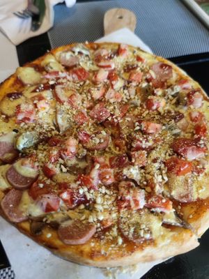 Pizza italiana at Plant-erian in Krabi