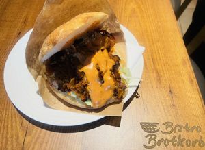 lecker saitan im taschen brot mit hausgemachter vegane sauce   at Bistro Brotkorb in Aarau