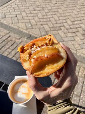 Slice with Apple and Peanuts  at Saint-Jean in Amsterdam