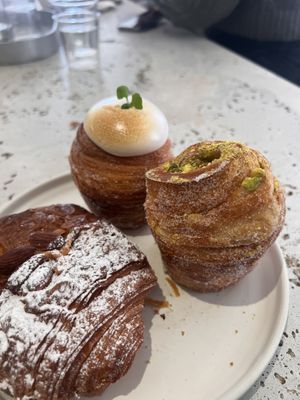 So good!!!! My favourite is the lemon one but the pistachio was amazing too 🤩  at Saint-Jean in Amsterdam