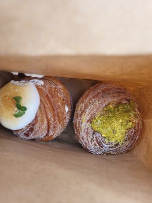 lemon vanilla and pistacchio cruffins at Saint-Jean in Amsterdam