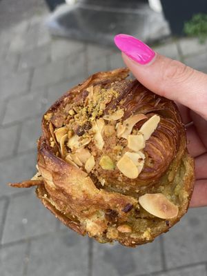 Pistachio cruffin  at Saint-Jean in Amsterdam
