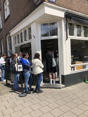 À long line, which is crazy to me (a Dutch person who isn’t from Amsterdam).  at Saint-Jean in Amsterdam