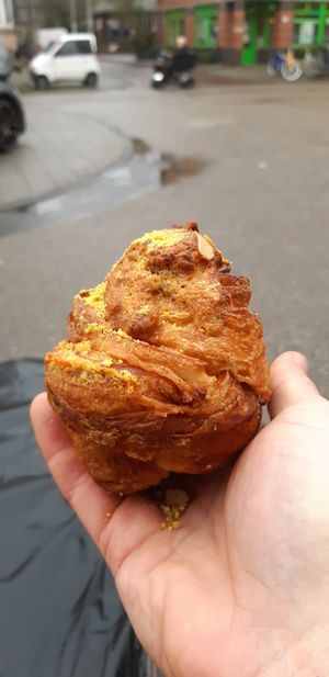 Cruffin at Saint-Jean in Amsterdam