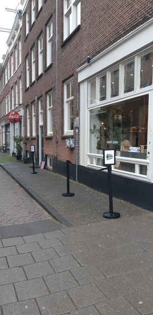 They expect a que, luckely it was calm today! at Saint-Jean in Amsterdam