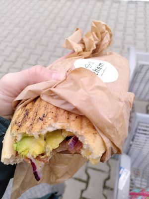 Avocadotoast at zhem in Augsburg