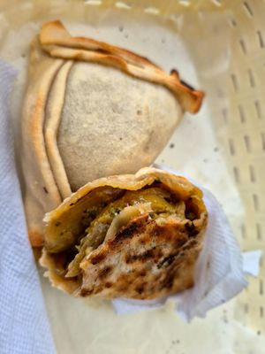 Vegane Empanadas mit Gemüse at El Hornito in Uvita