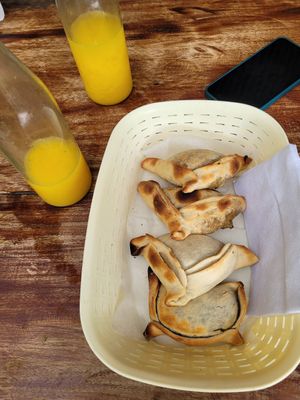 Gemüse und Mangold Empenada at El Hornito in Uvita