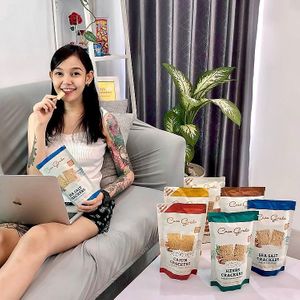 There are 6 flavors : sea salt, sesame and chia, herbs, onion and garlic, cajun, and cinnamon crackers; both available in 20gr and 70gr at Casa Grata in Jakarta