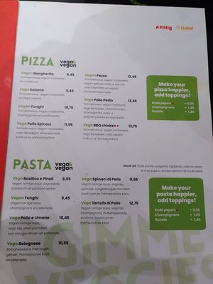 4 vegan opties op een aparte vega kaart at Happy Italy in Enschede