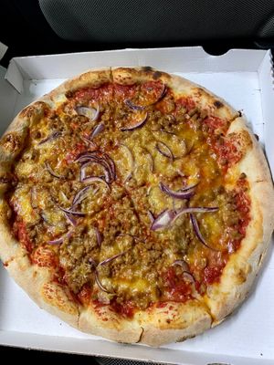 Vegan rustica with added red onion at Happy Italy - Binnenrotte in Rotterdam