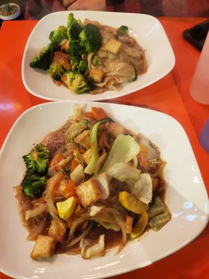 Vegan Pad See Ewe and Vegan Pad Woonseen at Thai Neighbor in Oak Park