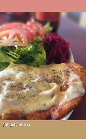 Milanesa de frango at Its Gastronomia in Praia Do Forte