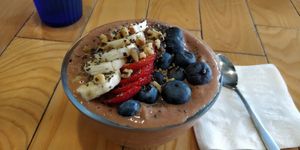 Chocolate banana smoothie bowl at Bol de Vie in Montreal