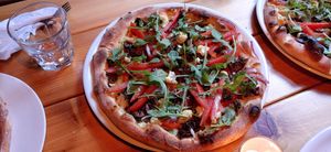 Pizza Greta avec fromage végétalien at Pizzazorg in Quebec