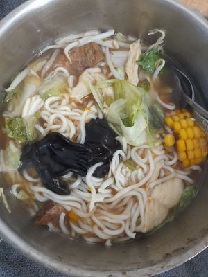 Bah kut teh noodle soup at Li Jie's Kitchen 長春蔬食 in Central Singapore