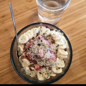 DESSERT SUNRISE BOWL at Choice Health Bar in Lahaina