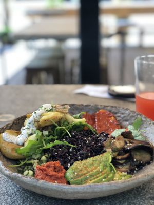 Wild Mediterranean salad with truffle sauce potatoes  at Honest Greens - Tuset in Barcelona
