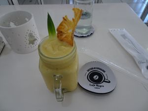 Yummy pineapple smoothie at Café Negro in Liberia