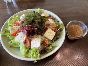 島豆腐海葡萄沙拉  at Gajimaru in Okinawa