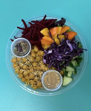 Poke bowl proteiné  at KP Pour Emporter in Sainte-agathe-des-monts